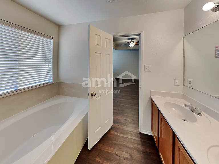 8027 Silver Grv — Photo 13