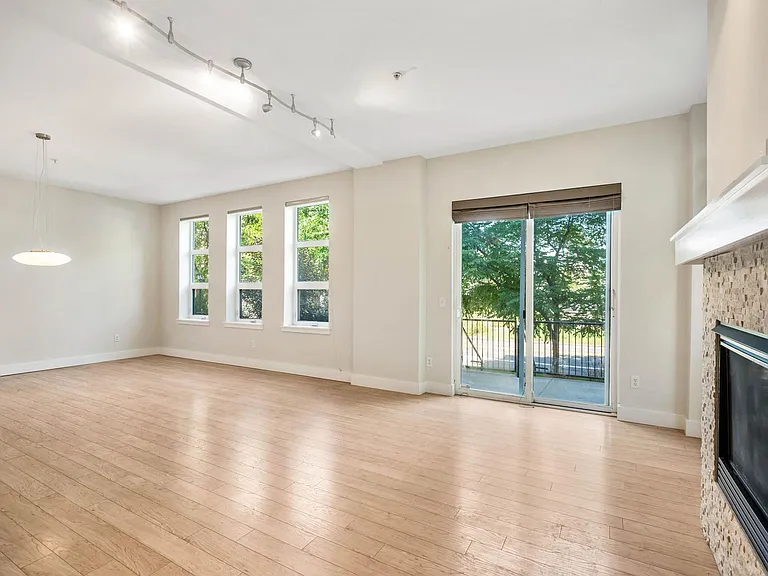 1738 N Franklin St #1-B — Photo 20