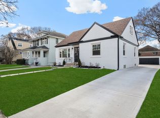 4124 Wolf Rd, Western Springs, IL 60558