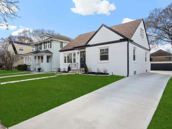 4124 Wolf Rd, Western Springs, IL 60558