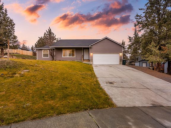 3rd image of 684 SW Elk Ridge Ct