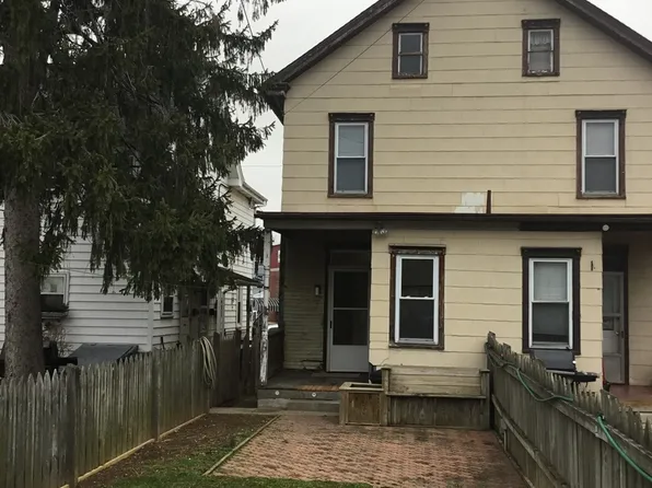 211 & 213 N State St, Ephrata, PA 17522