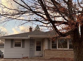 2220 N Linden Ave, Waukegan, IL 60087