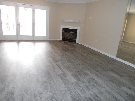 3rd image of 14 Somersett Dr #14