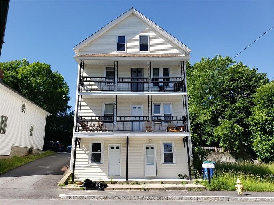52 Central St Manville, RI, 02838 Apartments for Rent Zillow