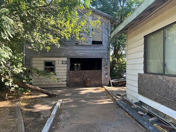 5th image of 2615 Olive St