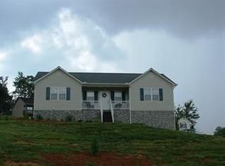 3976 Rising Hills Dr, Lenoir, NC 28645