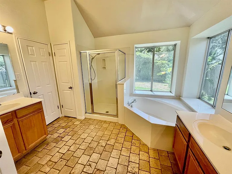 902 Cashew Ln — Photo 9