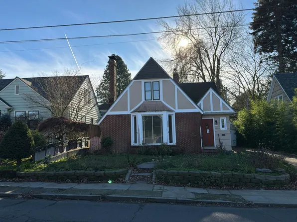 4434 E Burnside St, Portland, OR 97215