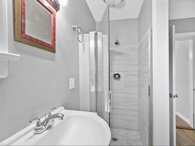 2224 Seminary Ave — Photo 13