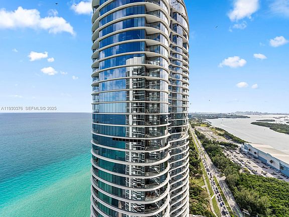 3rd image of 15811 Collins Ave APT 3707