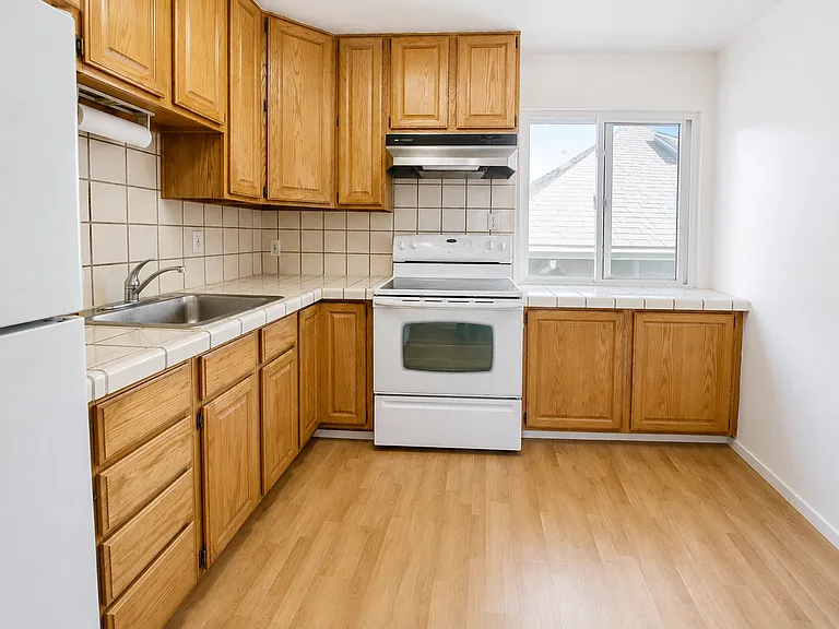 2199 Grant Street — Photo 3