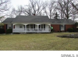 55 Pearl Dr, Glen Carbon, IL 62034