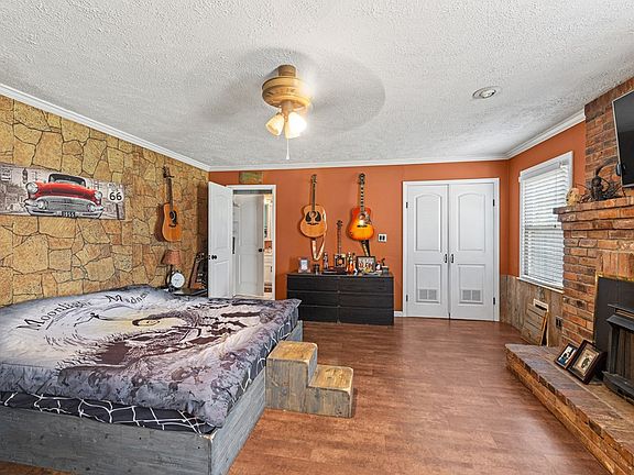 5th image of 201 Eastview Dr