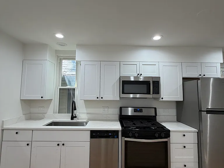 1226 Sherman Ave #2S — Photo 2