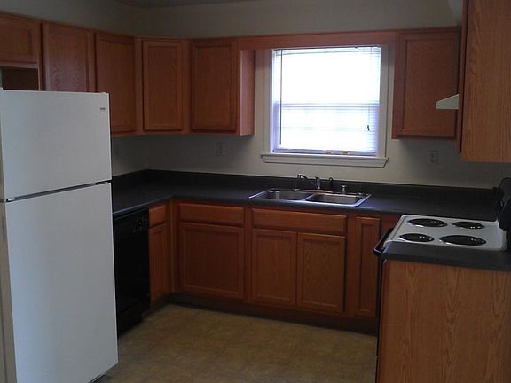 4th image of 104 Stockton Ct APT C
