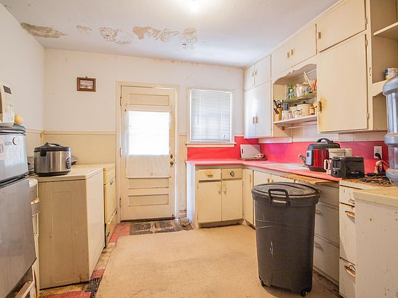 5th image of 1605 29th St