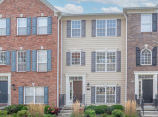 9074 Demarest Dr, Fishers, IN 46038