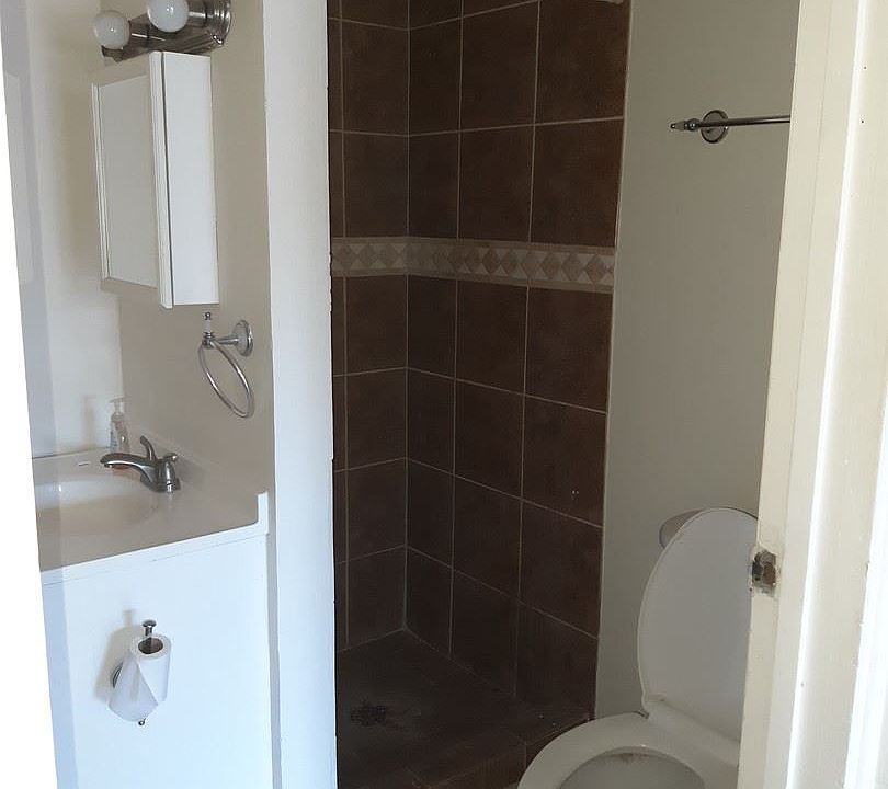 2nd image of 515 SE Avenue M