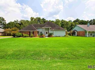 13390 Savannah Dr, Walker, LA 70785