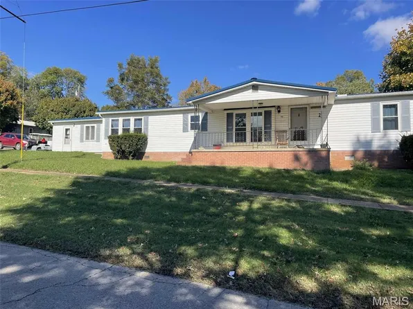 145 W Click Ave, Puxico, MO 63960