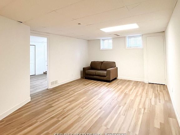 2nd image of 313 Bronte Rd