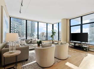 1120 S 2nd St APT 302, Minneapolis, MN 55415