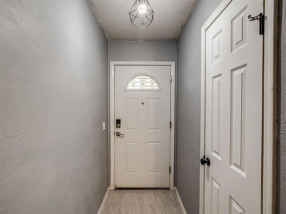 4th image of 10425 Dover Dr