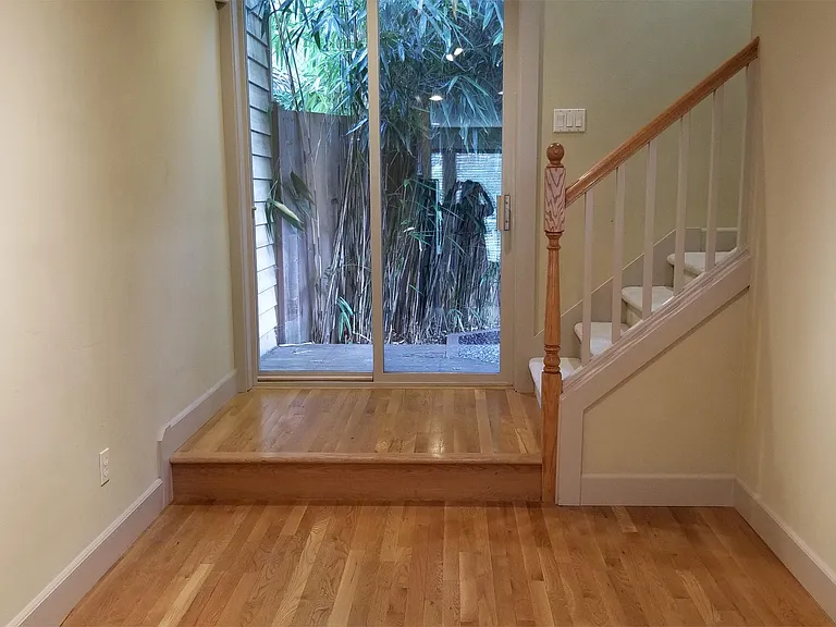 362 Aloha St — Photo 8