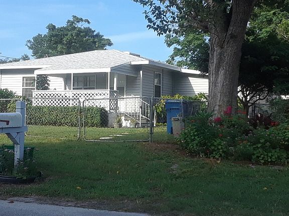 2nd image of 1212 Valencia Ave