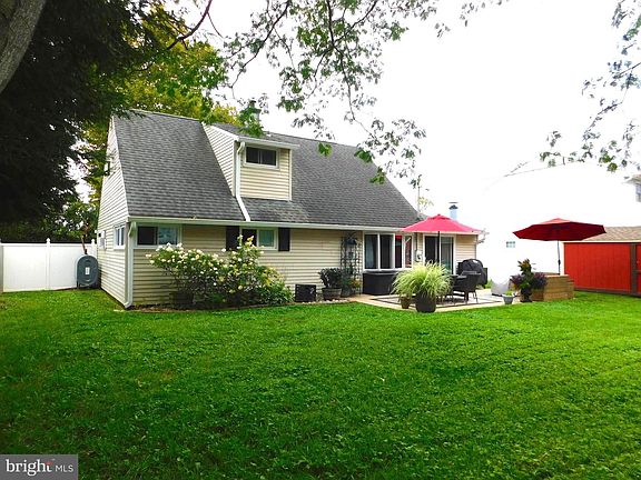 5th image of 105 Queen Lily Rd
