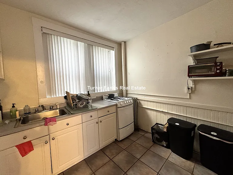 520 Cambridge St #3F — Photo 2