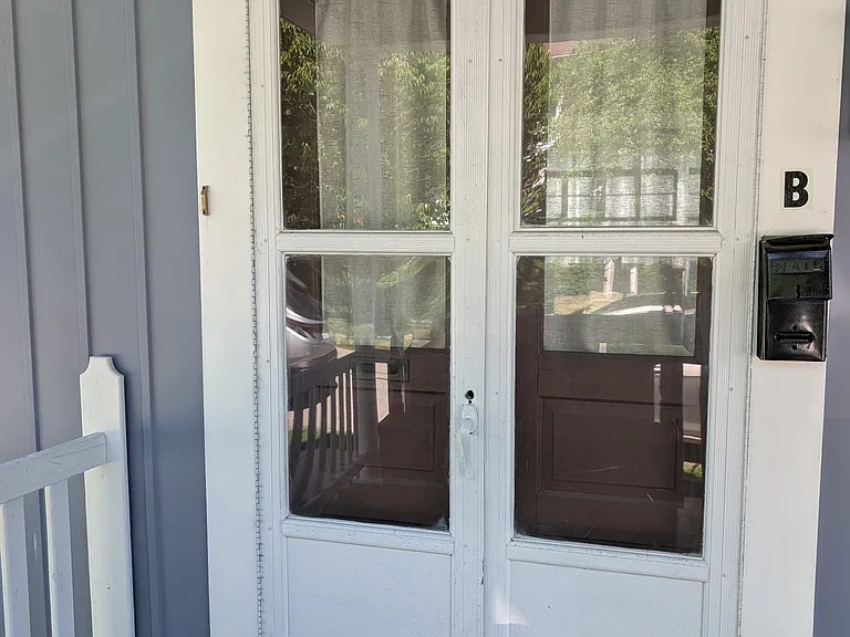 207 E Church St #1B — Photo 3