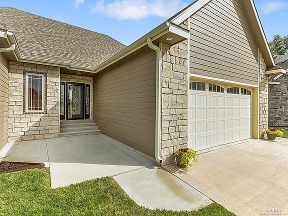 3rd image of 1805 Longfield Dr