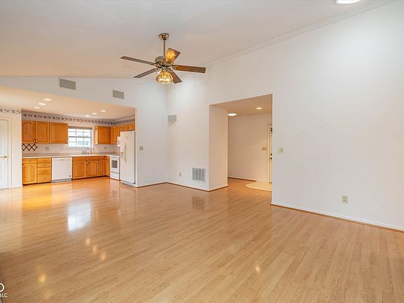 4th image of 235 Lullaby Ct