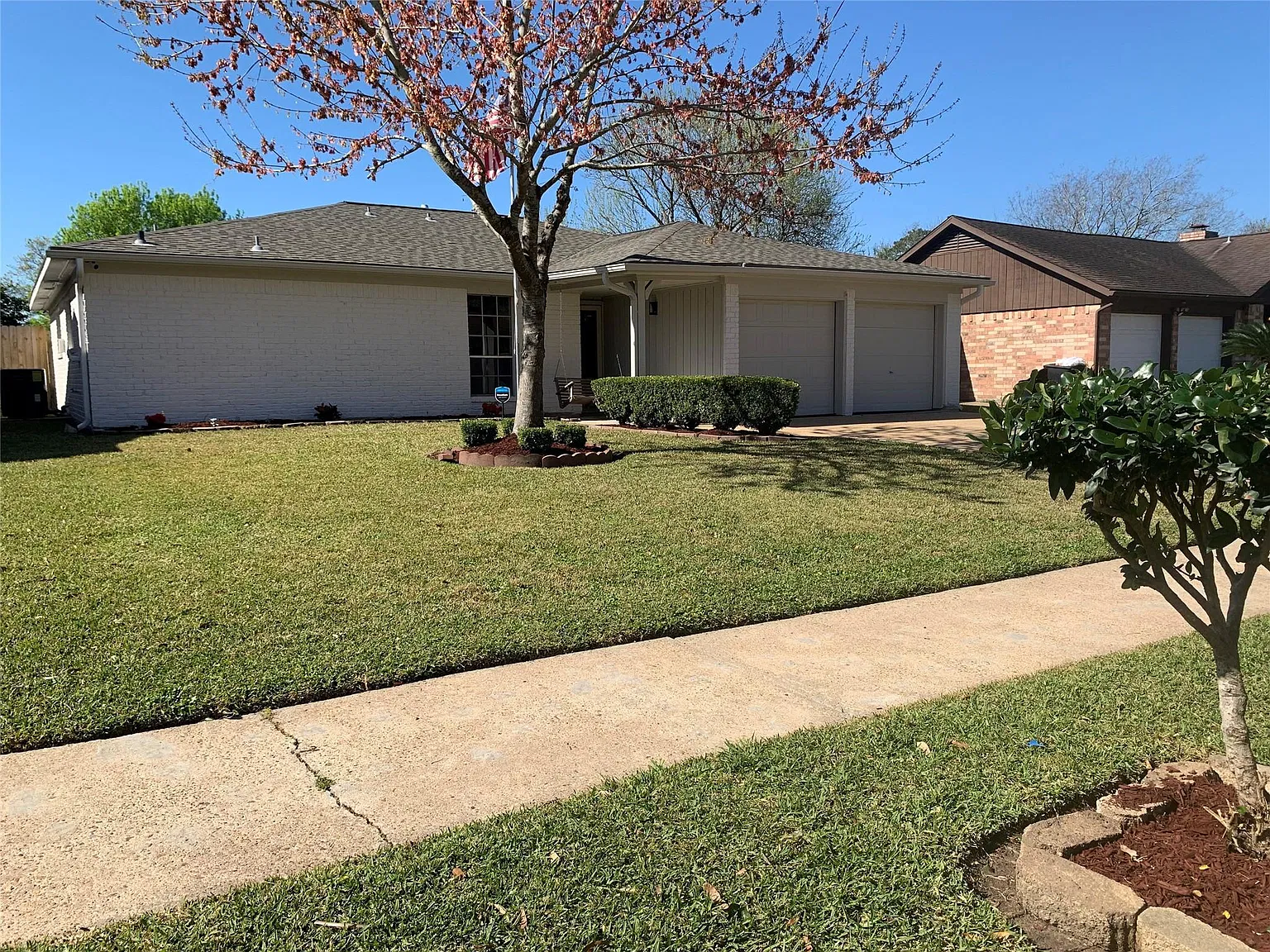 3 bed, 2.0 bath, 1541 sqft, $2,100 — Photo 2