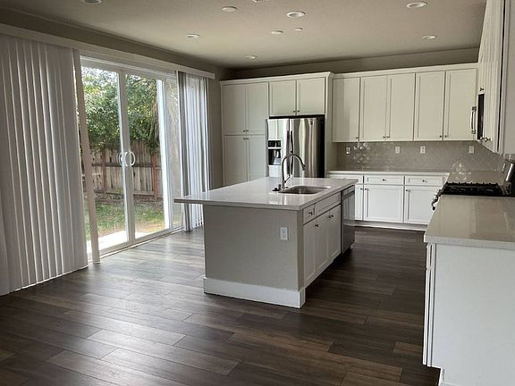 4th image of 18456 Maynell Dr