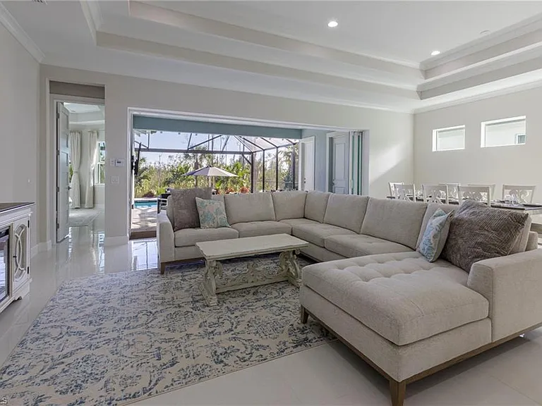 8982 Gustavia Ct — Photo 4