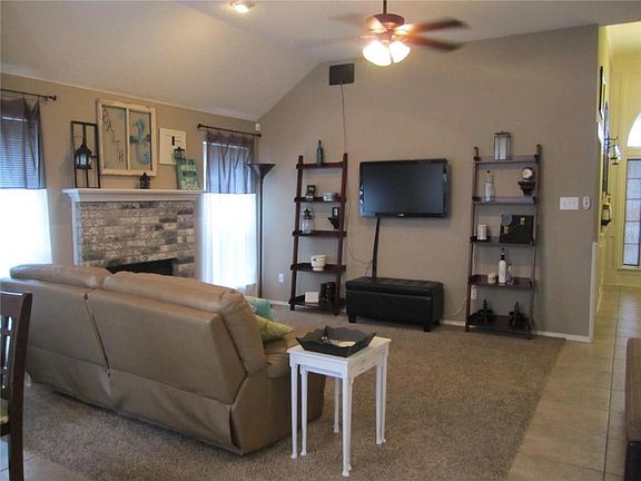 5th image of 206 Burkwood Dr