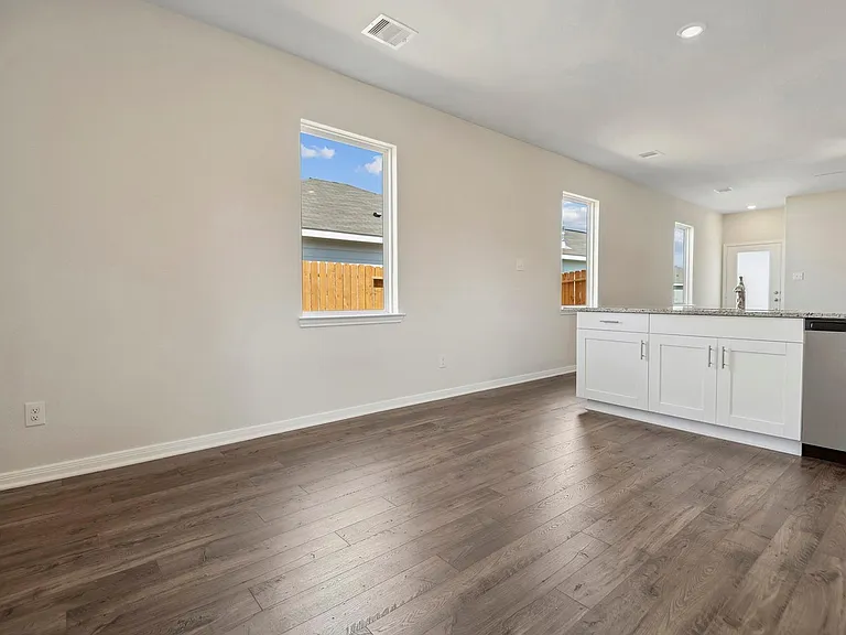 15865 Berry Hill Dr — Photo 8
