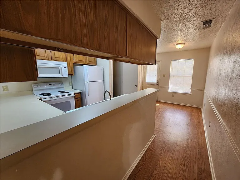 3008 N Bell Ave — Photo 13