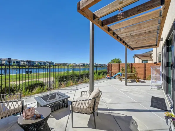 2325 Waterside Dr, Fairfield, CA 94533