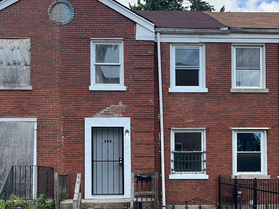 1st image of 650 E 105th Pl