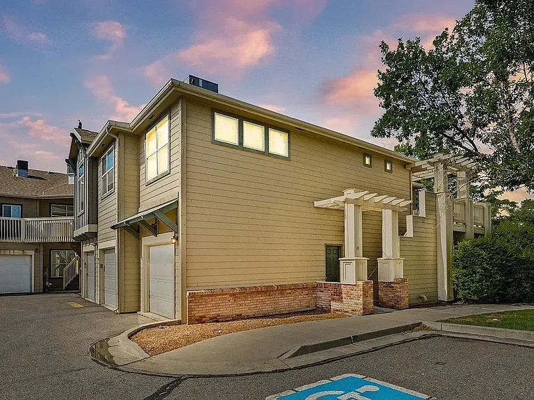 2491 Fountain Greens Pl #D-10 — Photo 3