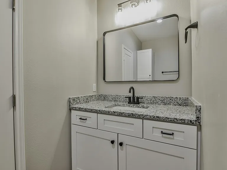1313 Corpus Ave #B — Photo 26