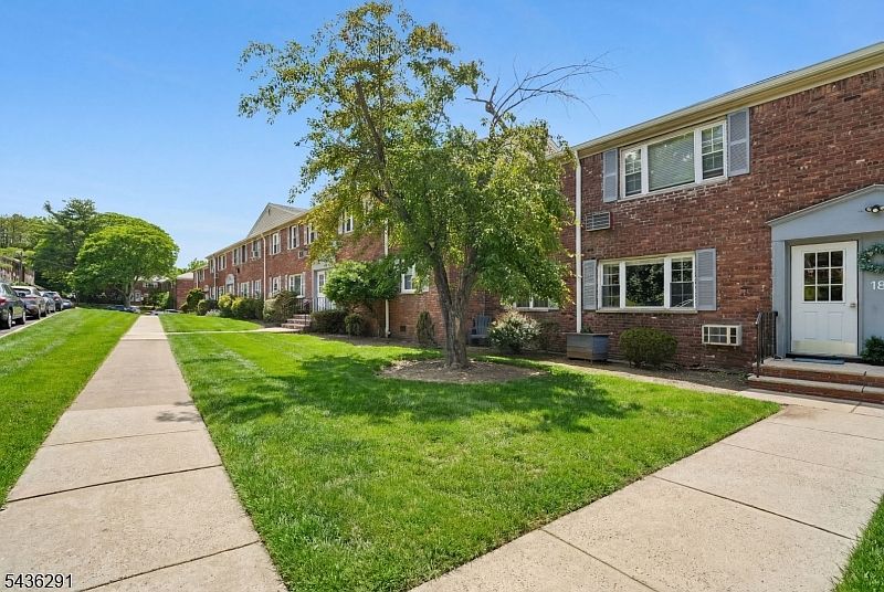 1st image of 18 Wedgewood Dr BLDG 18 #25