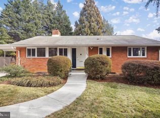 10201 Farnham Dr, Bethesda, MD 20814