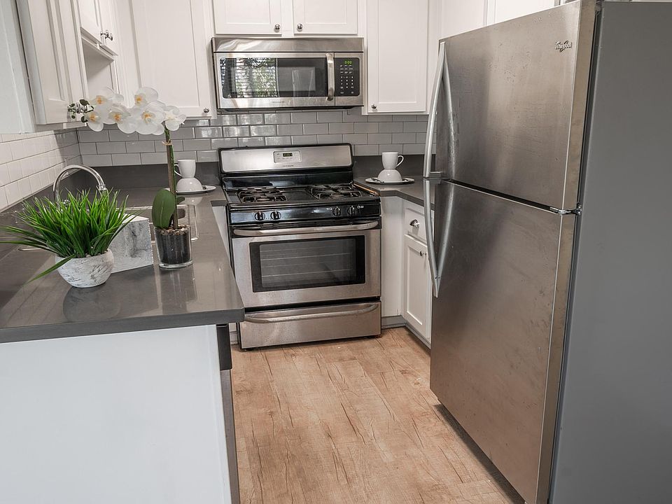 1st image of 1255 N Orange Dr APT 101