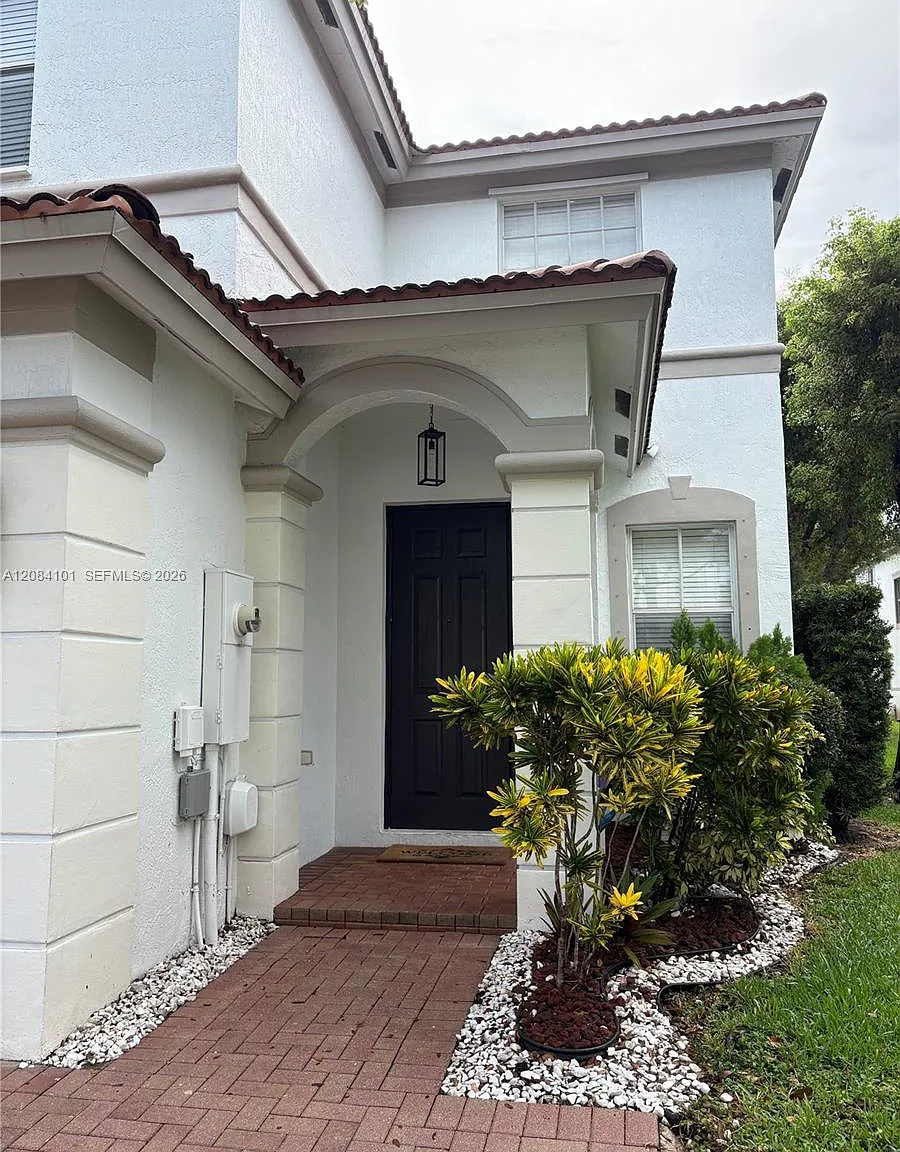 Islands At Doral 1st Addn — Photo 4