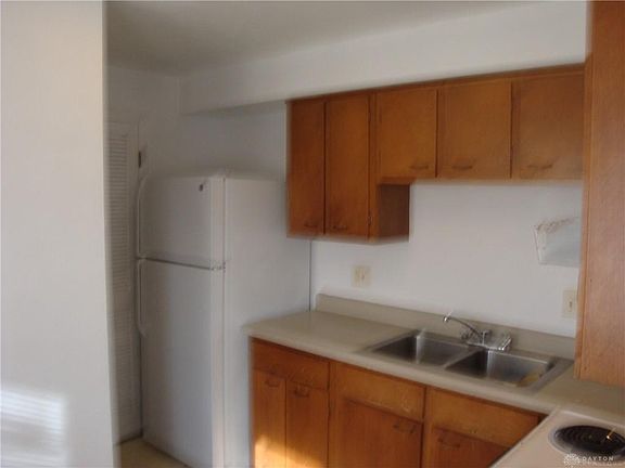 5th image of 712 Redway Cir